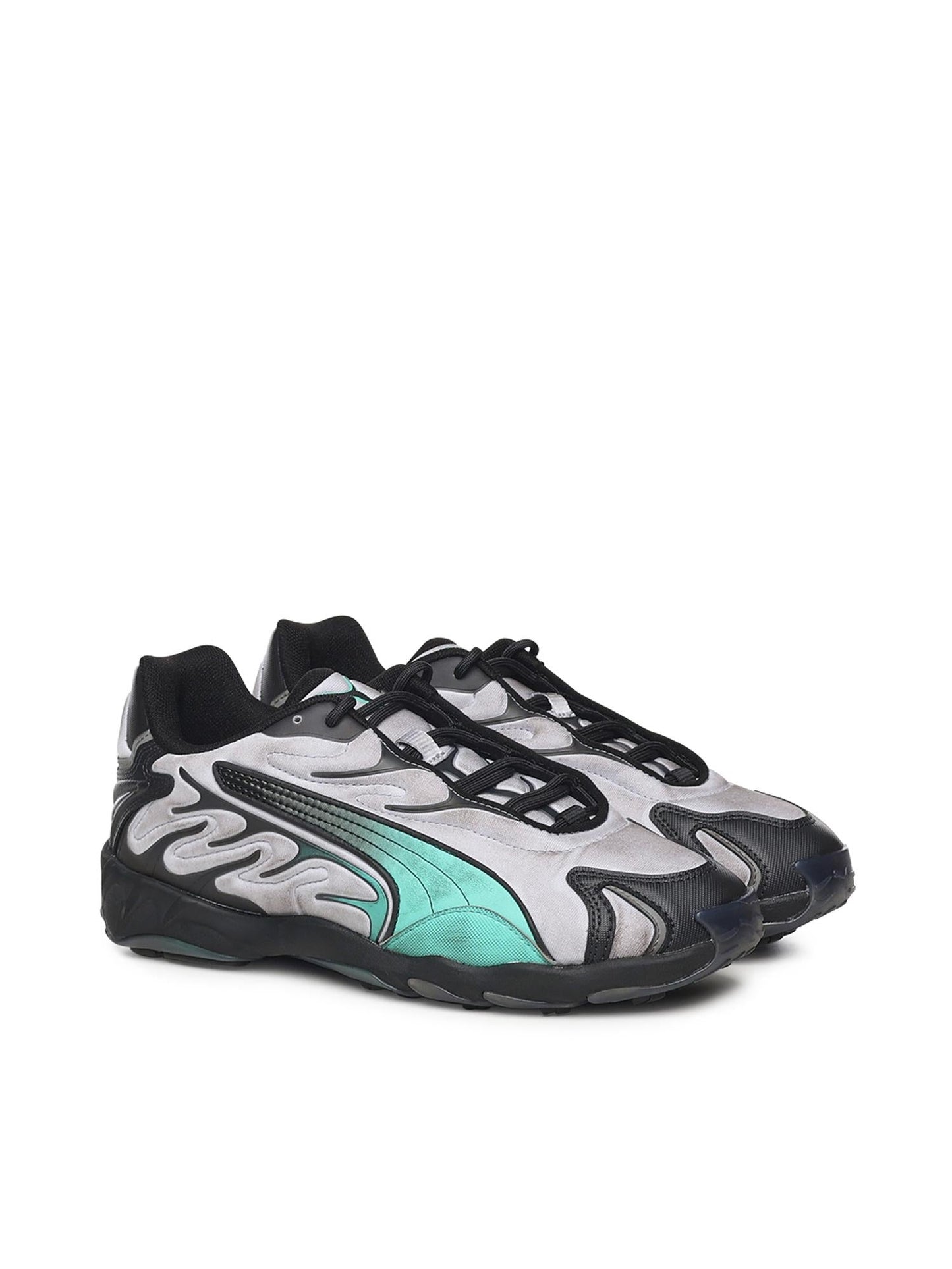 Sneakers inhale distressed