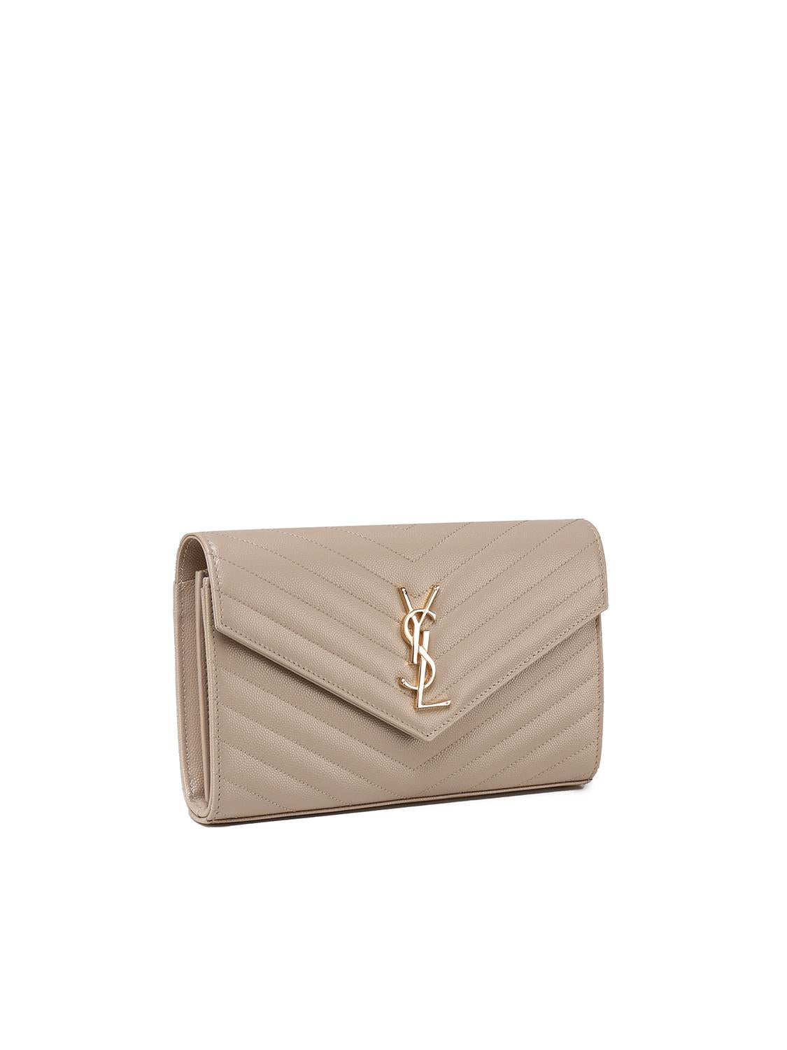 Pochette con catena Cassandre in pelle grain de poudre