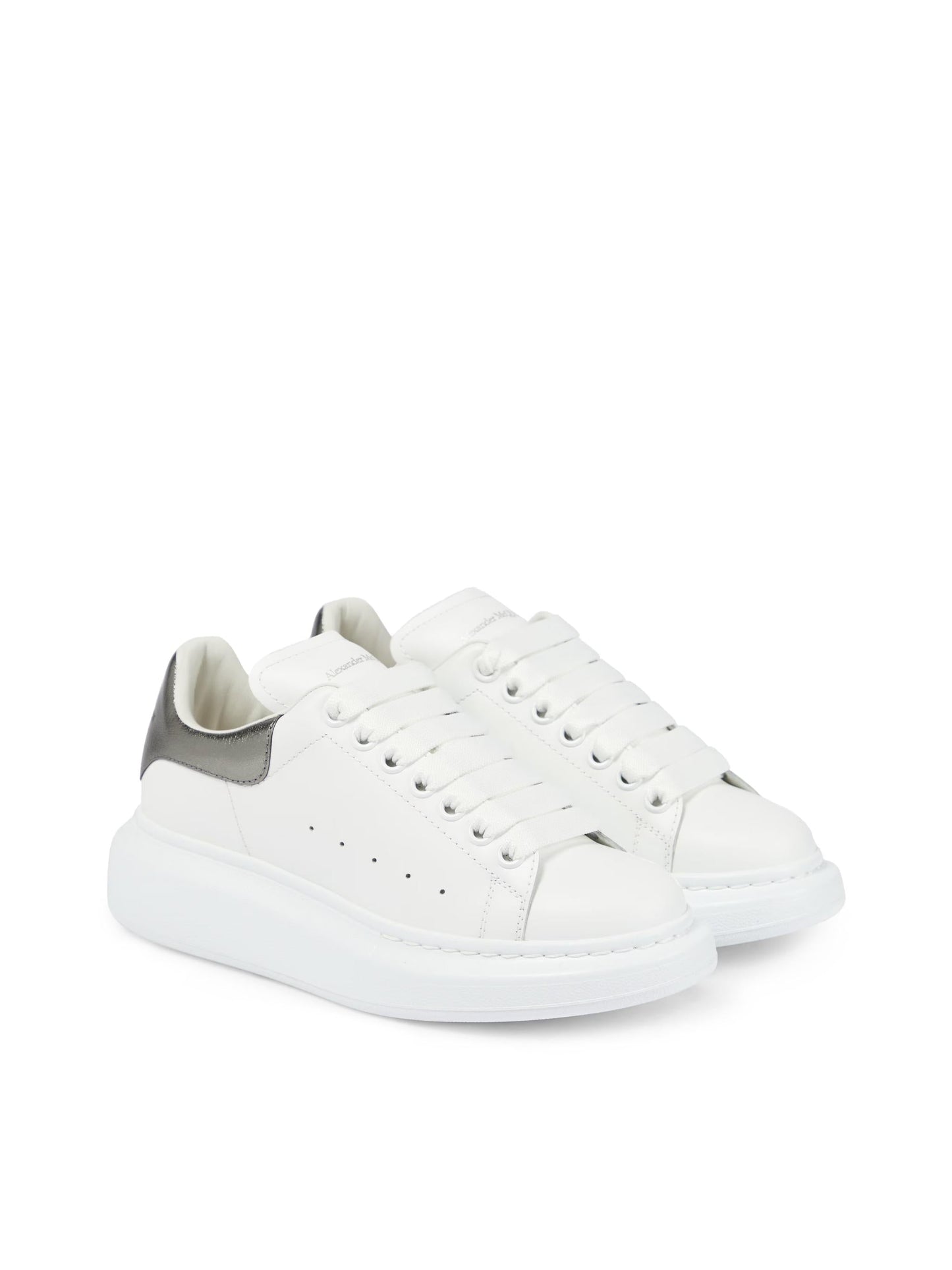 Sneakers oversize in pelle con talloncino a contrasto