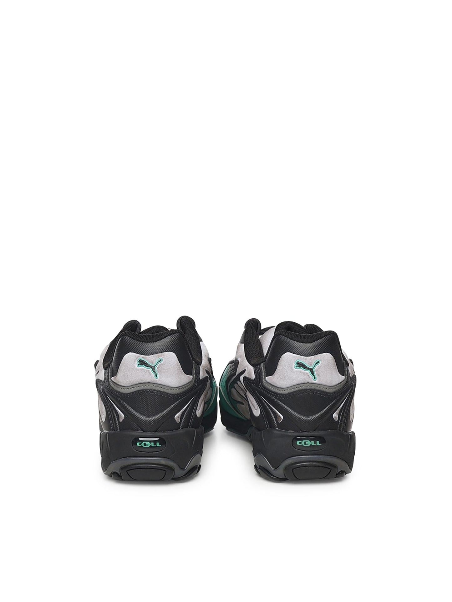 Sneakers inhale distressed