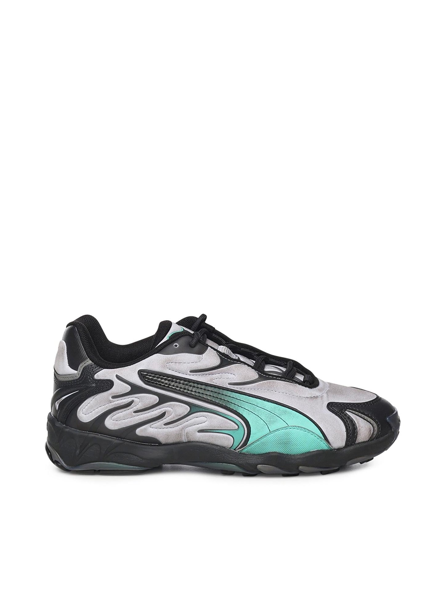 Sneakers inhale distressed