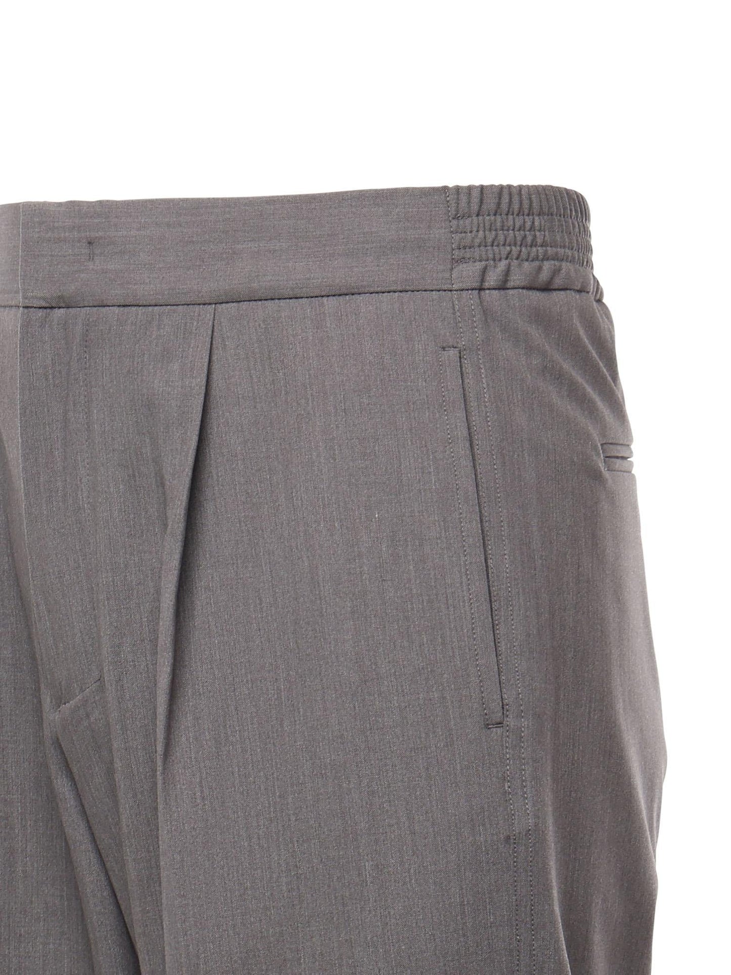 Pantaloni loose con pinces