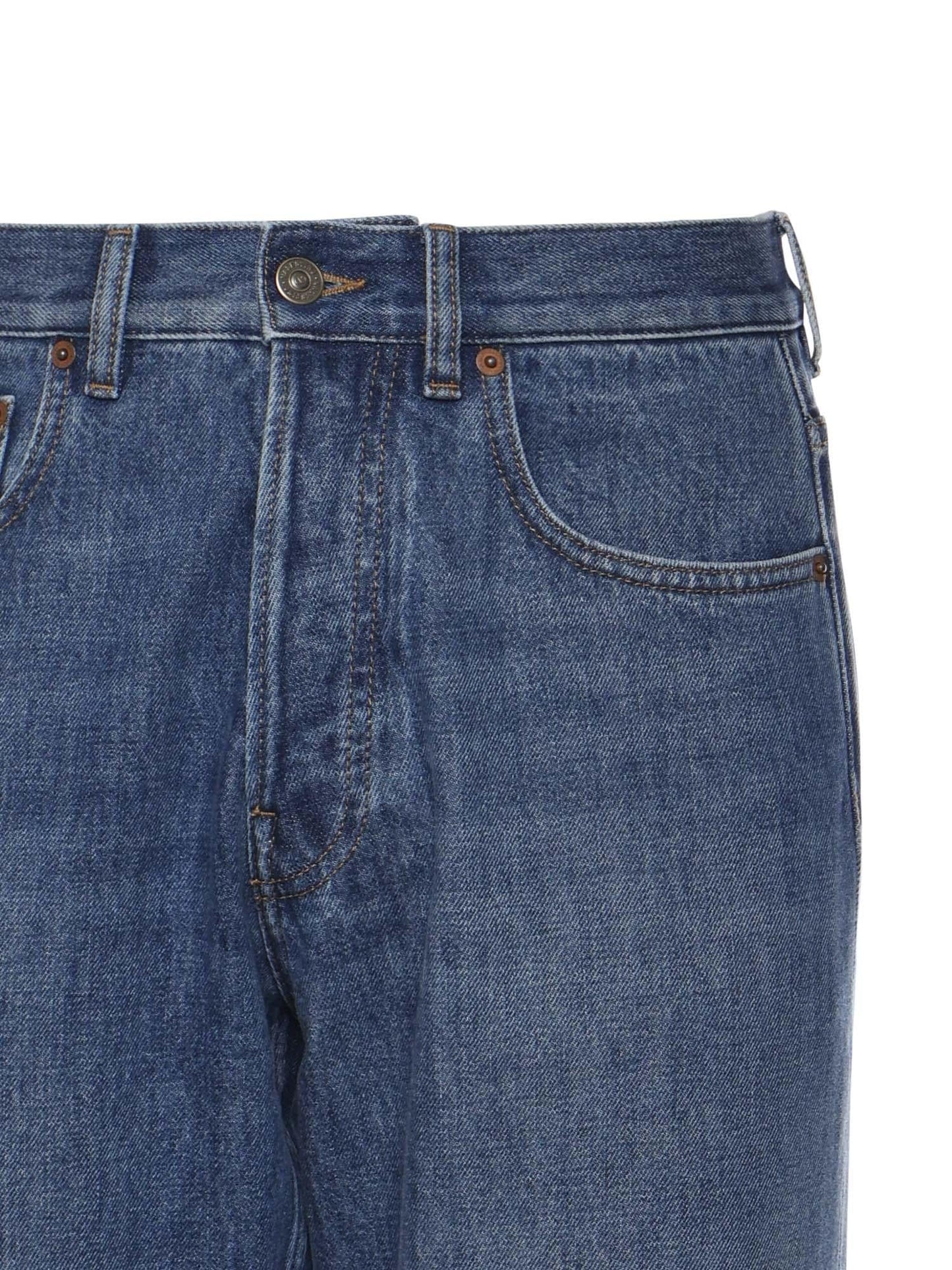 Jeans in denim