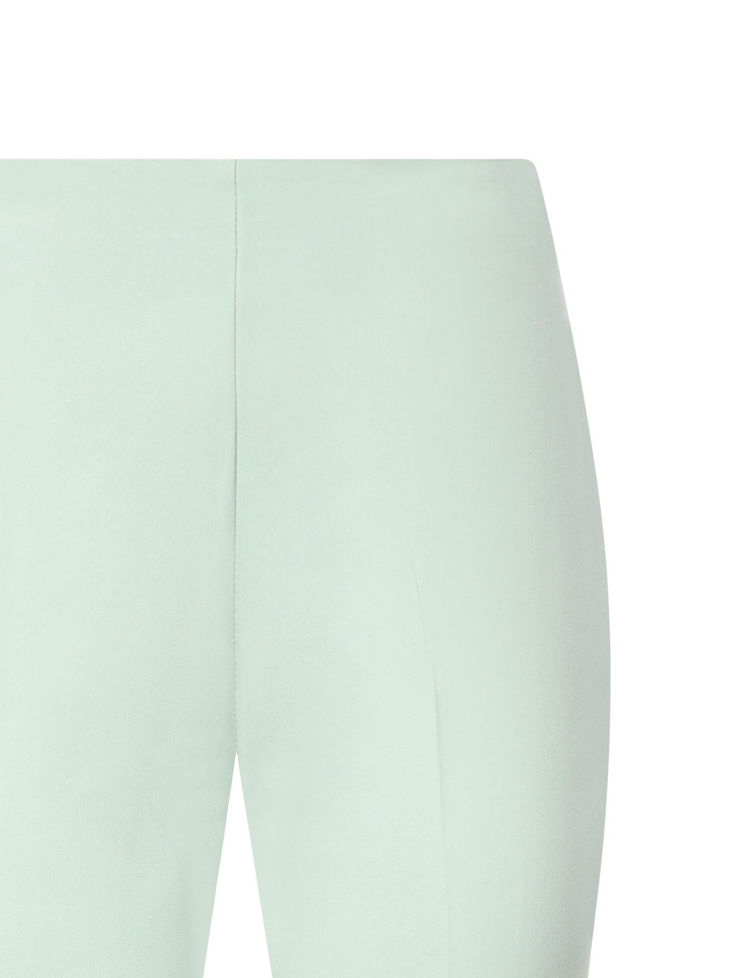 Pantaloni svasati con piega stirata