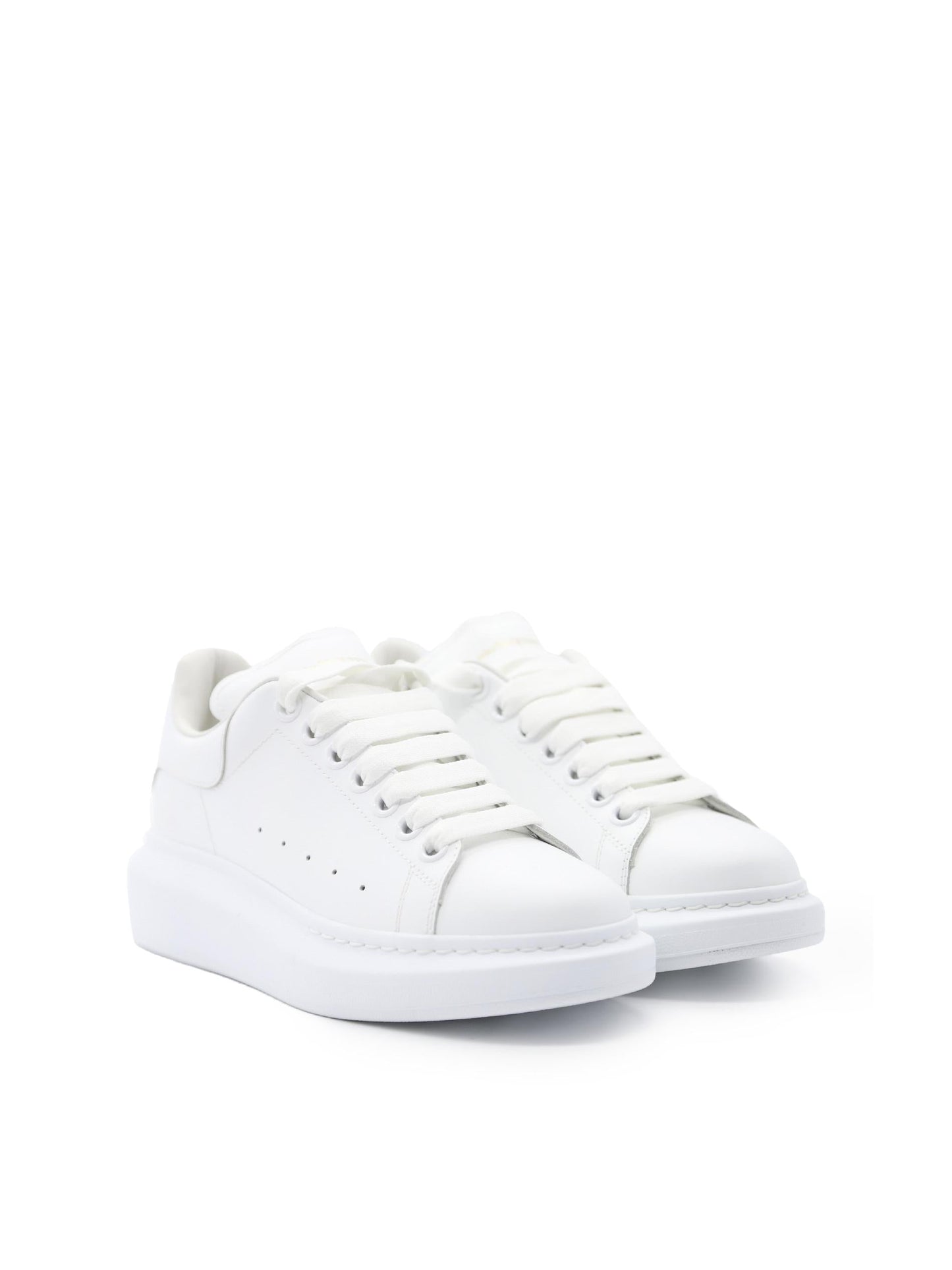 Sneakers oversize realizzate in pelle
