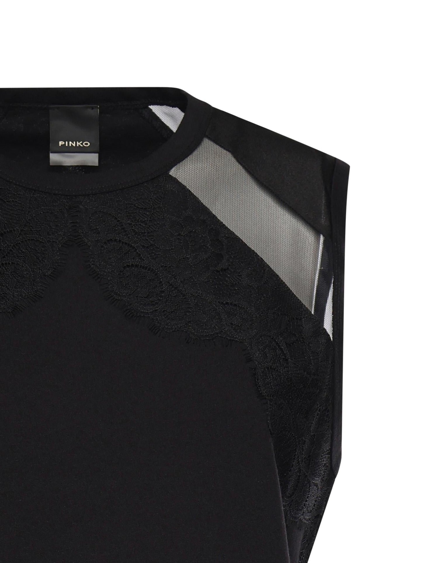 Top con dettagli in pizzo