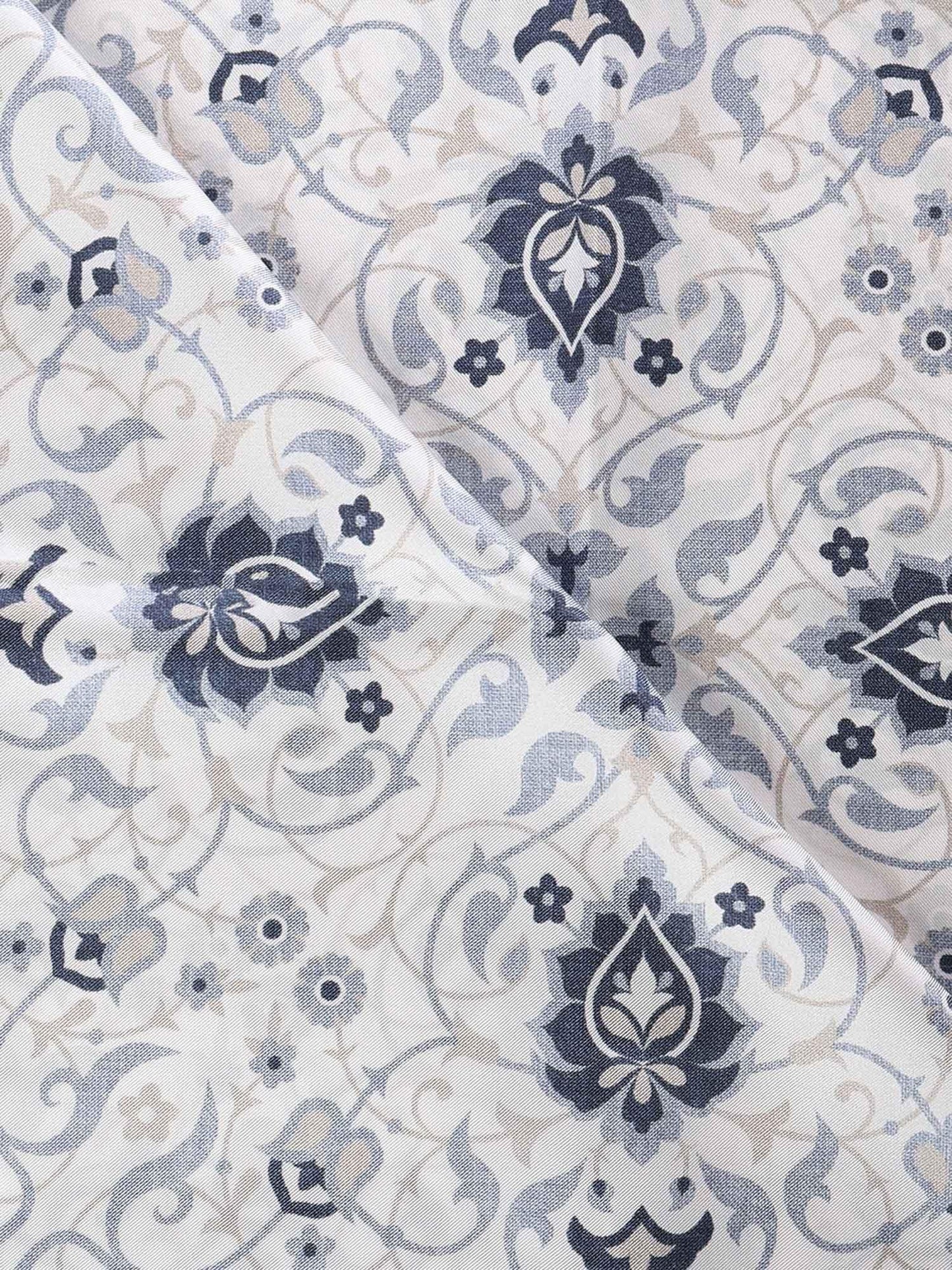 Foulard con stampa in seta