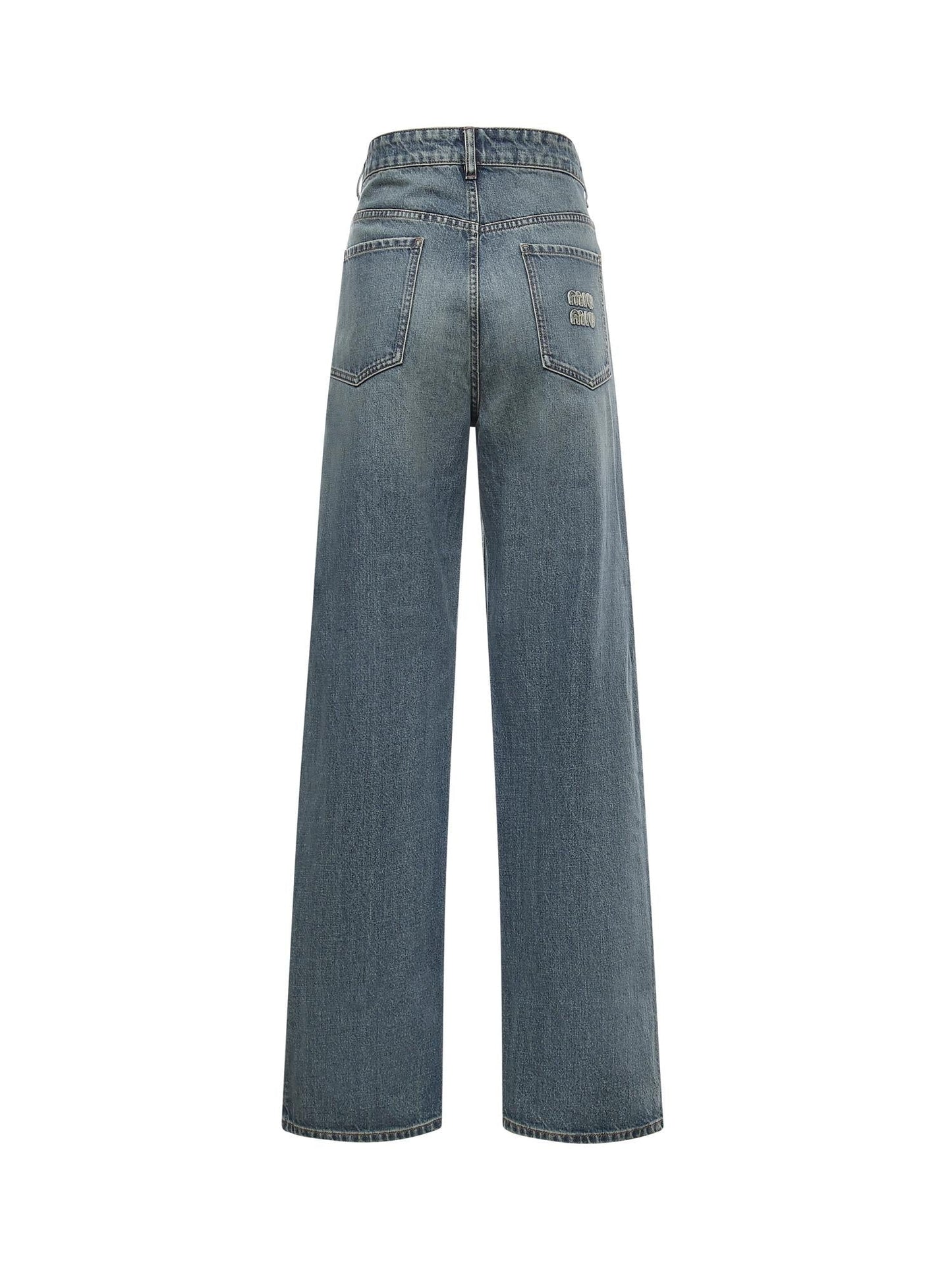 Jeans in denim