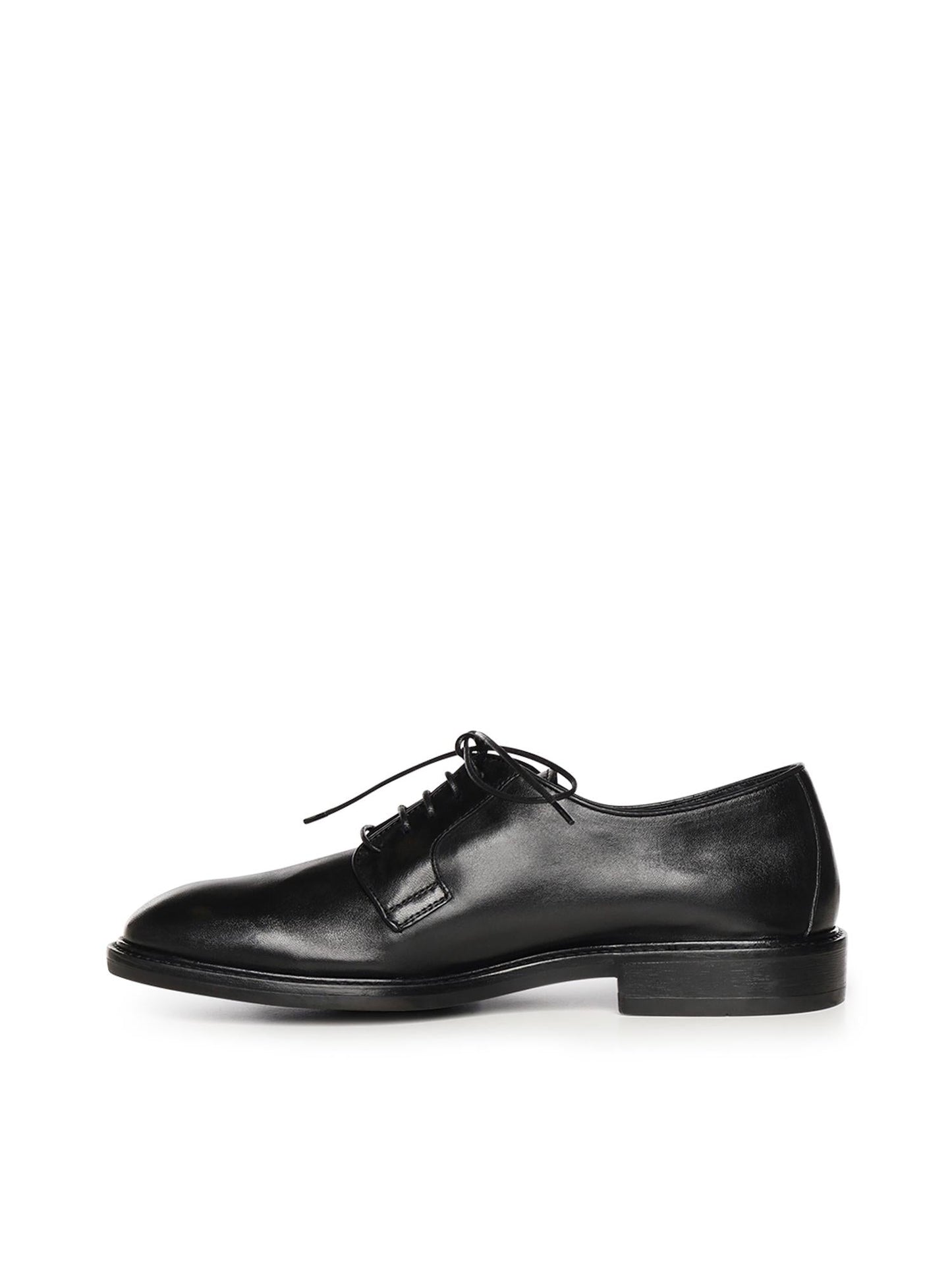 Stringate in pelle