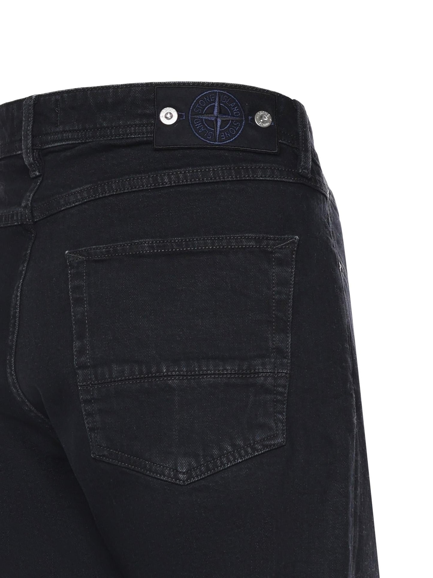 Jeans in denim