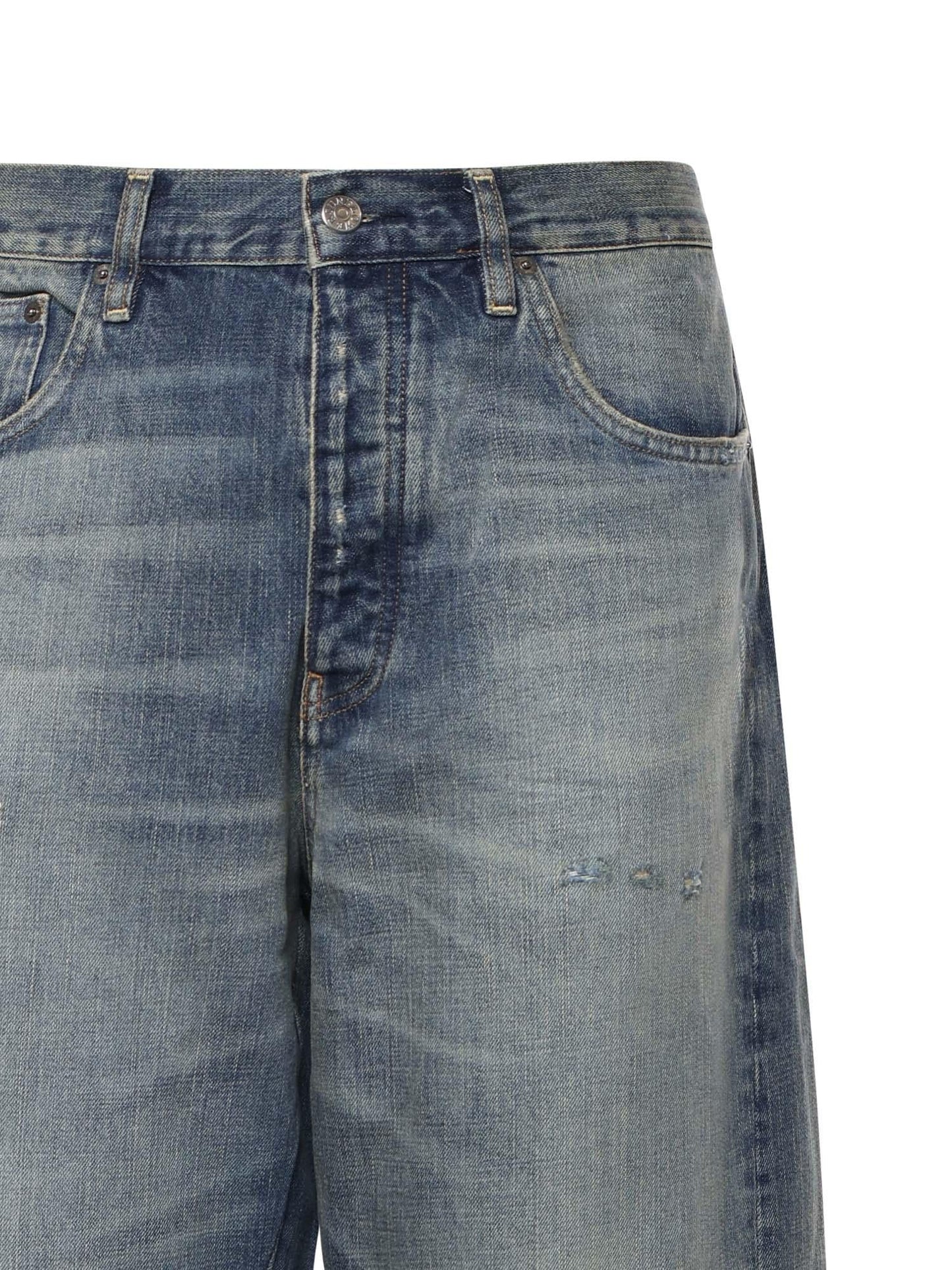 Jeans in denim