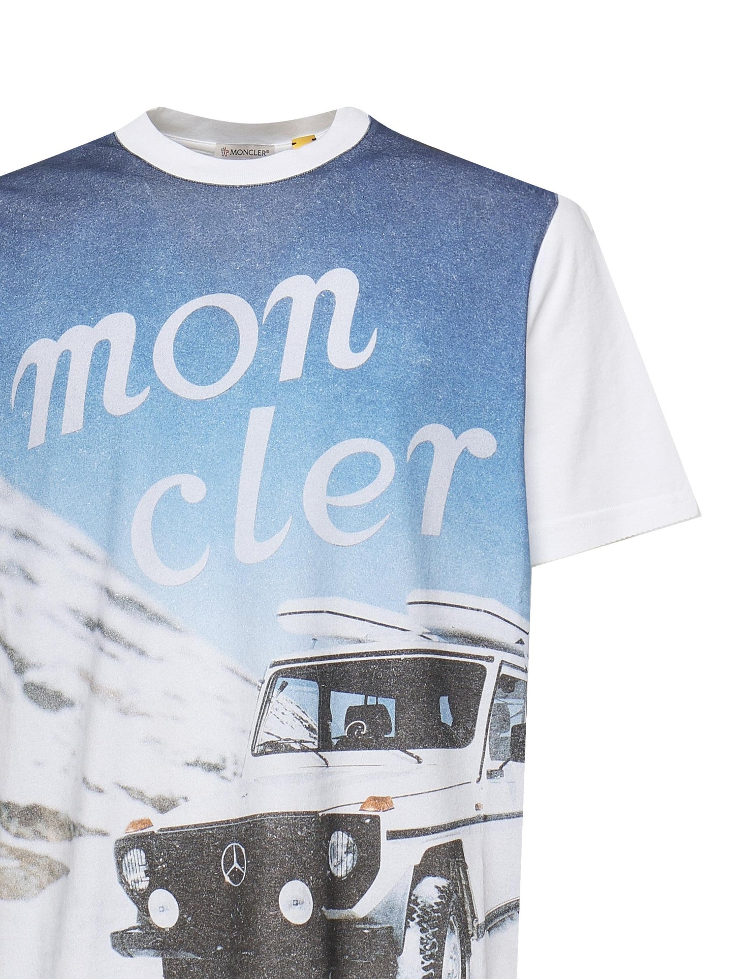 T-shirt con stampa frontale