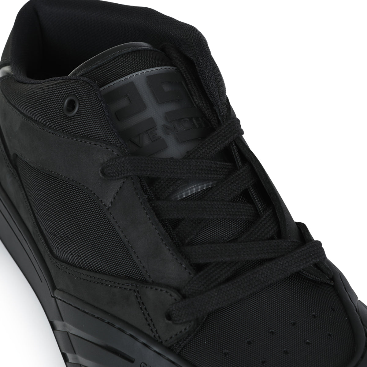 BLACK SKATE SNEAKERS