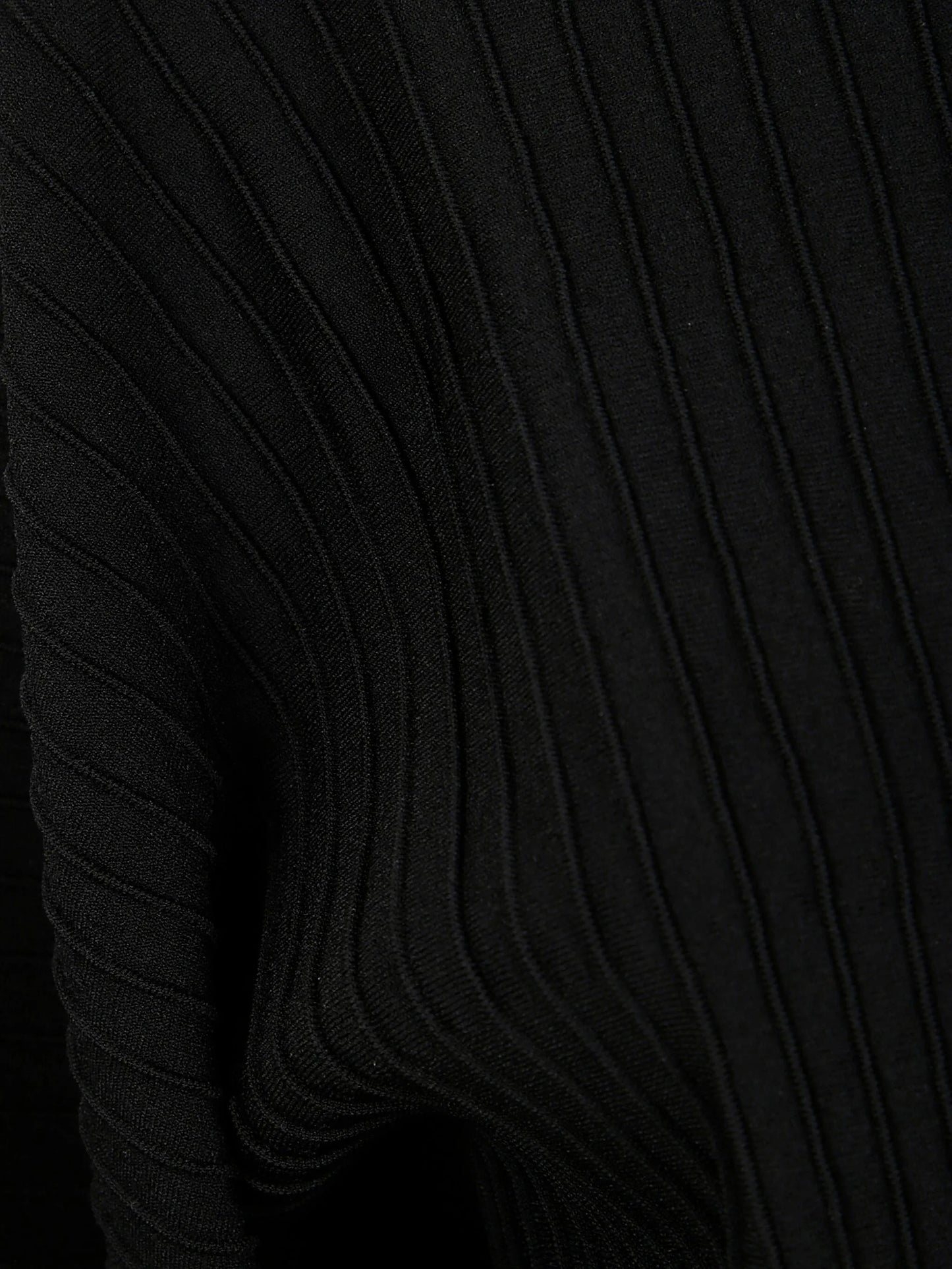 BLACK CREW NECK LONG SLEEVES CROPPED