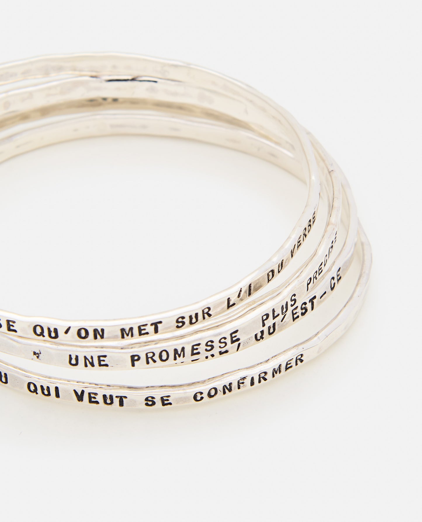 BRACELET