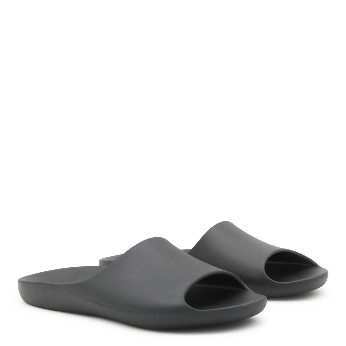 BLACK FLATS