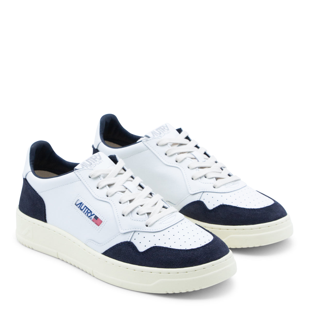 WHITE AND BLUE LEATHER MEDALIST LOW SNEAKERS
