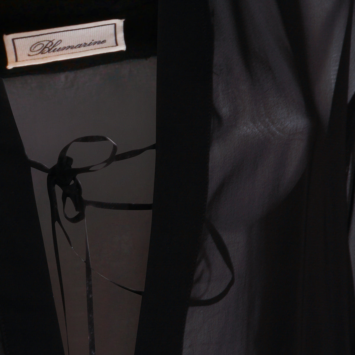 BLACK VISCOSE TOP