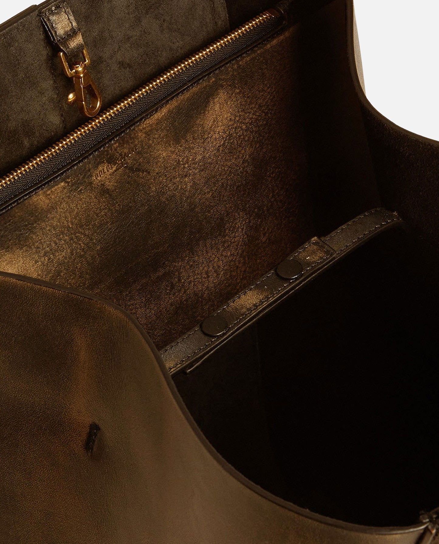 VINTAGE SHOPPING BAG METAL DETAILS