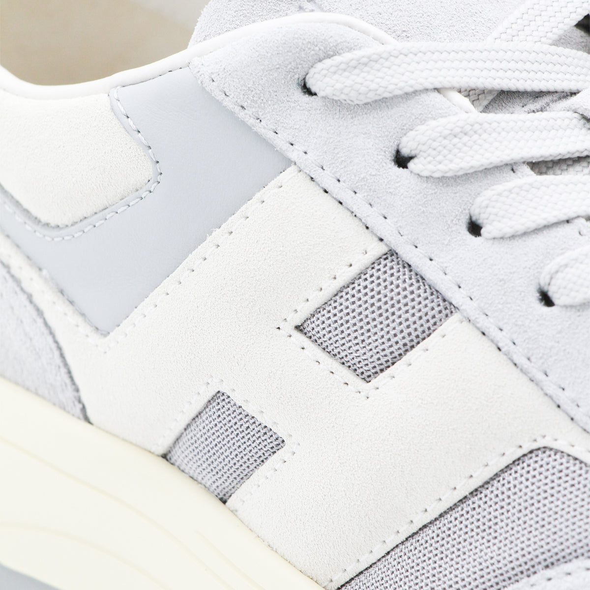 GREY LEATHER SNEAKERS