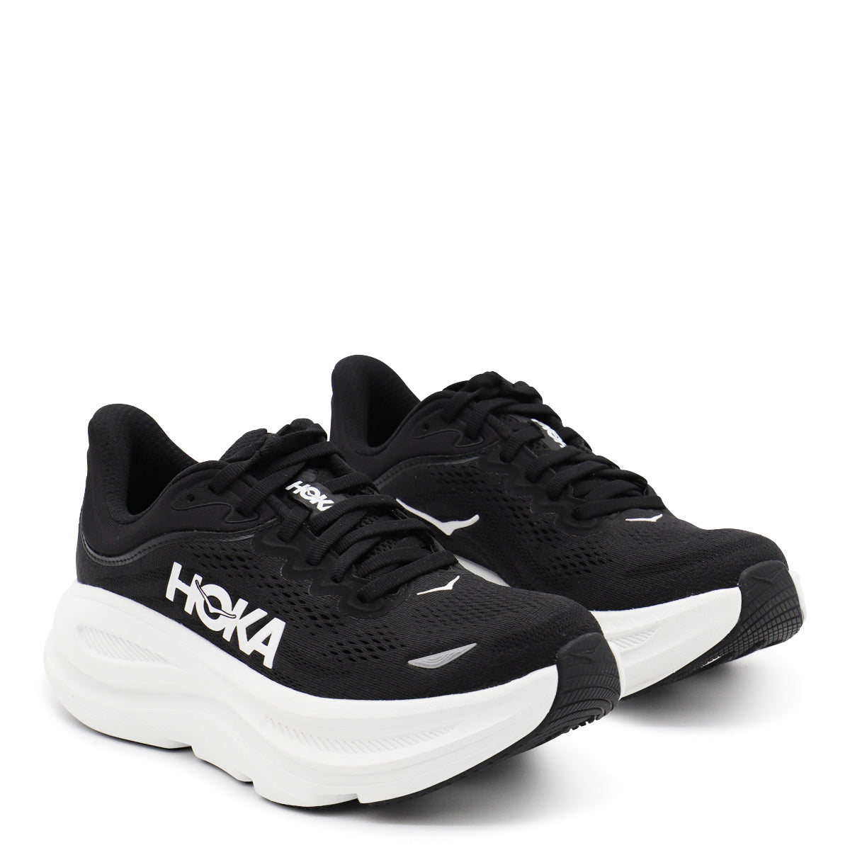 BLACK AND WHITE BONDI 9 SNEAKERS
