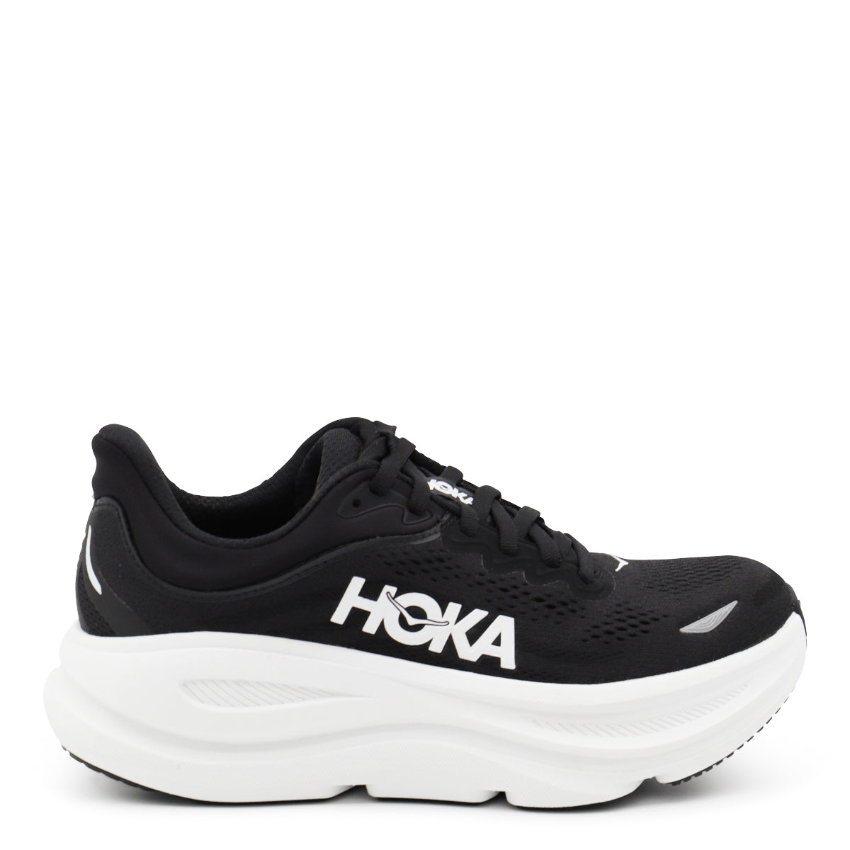 BLACK AND WHITE BONDI 9 SNEAKERS