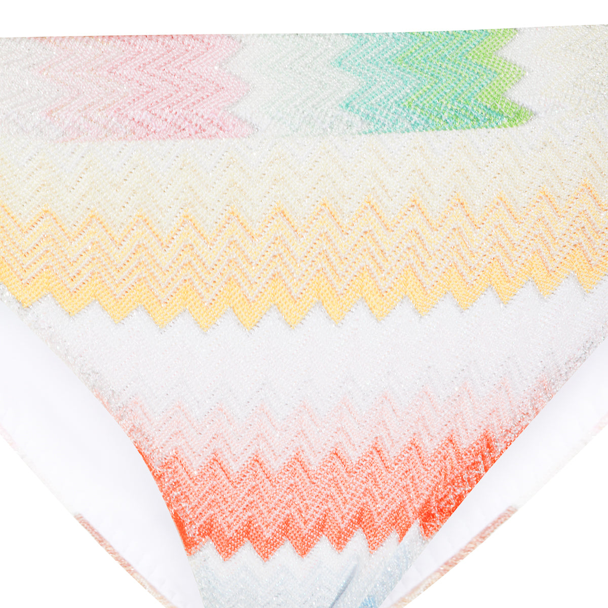 WHITE AND MULTICOLOR BEACHWEAR