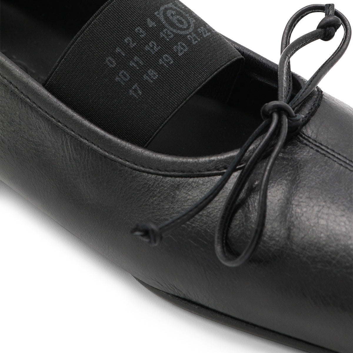 BLACK LEATHER FLATS