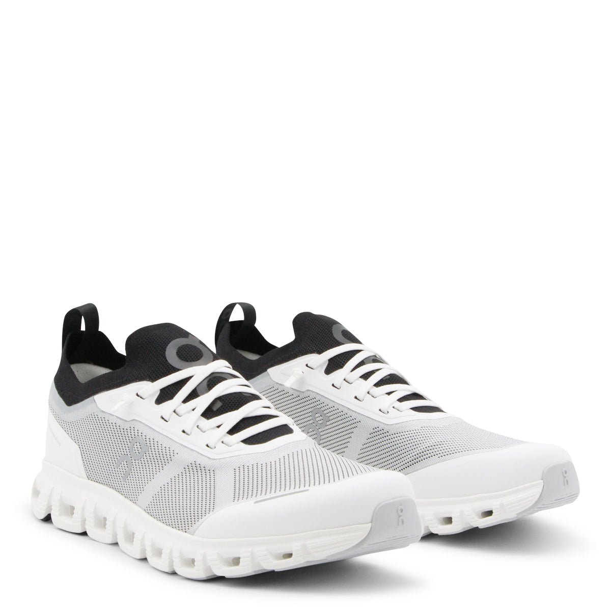 WHITE AND BLACK CLOUD 6 VERSA SNEAKERS