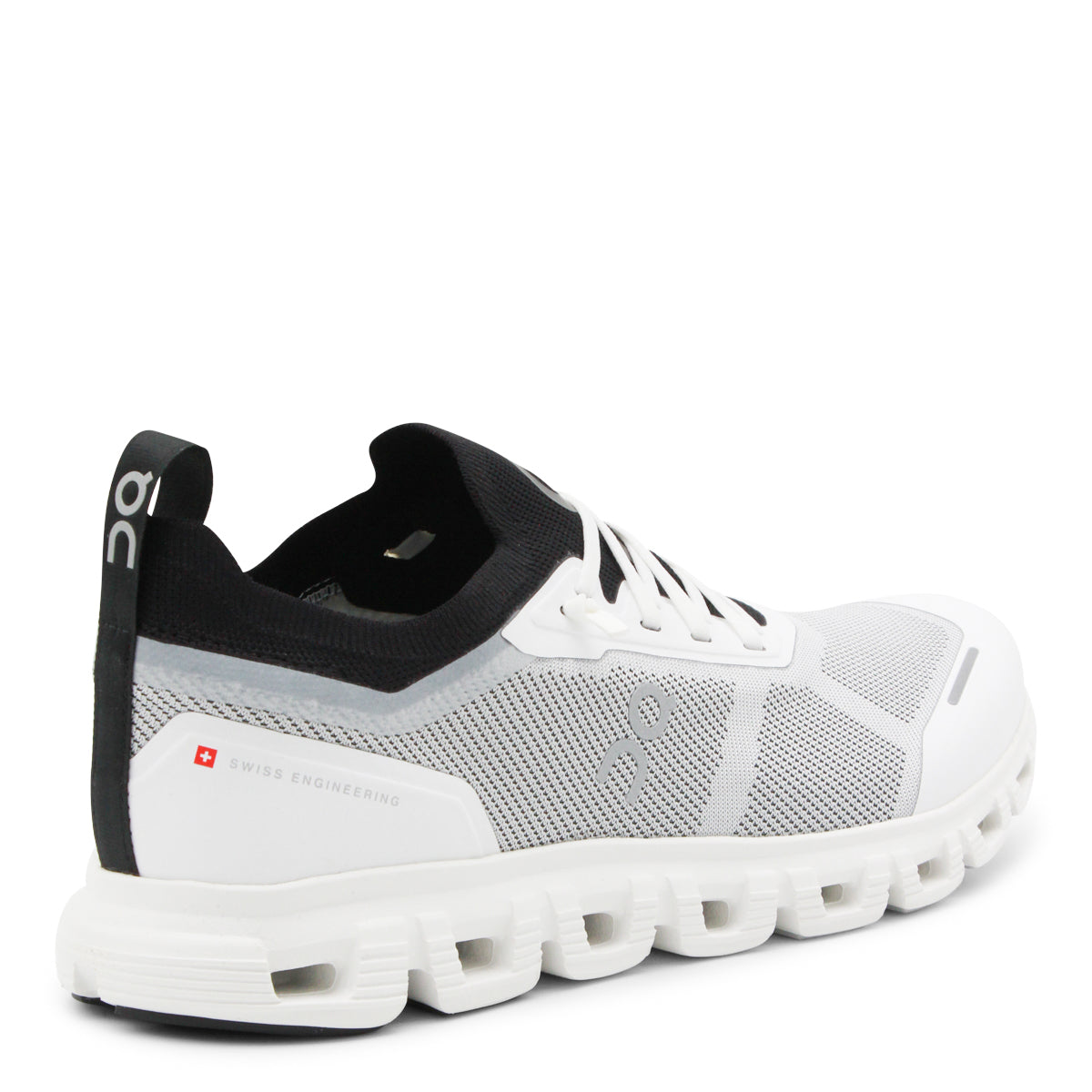 WHITE AND BLACK CLOUD 6 VERSA SNEAKERS