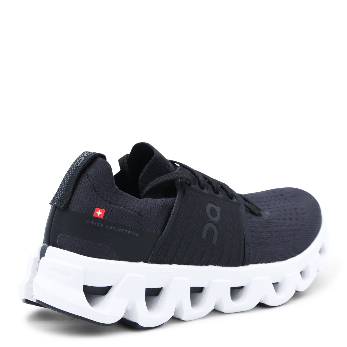 BLACK AND WHITE CLOUDSWIFT 4 SNEAKERS