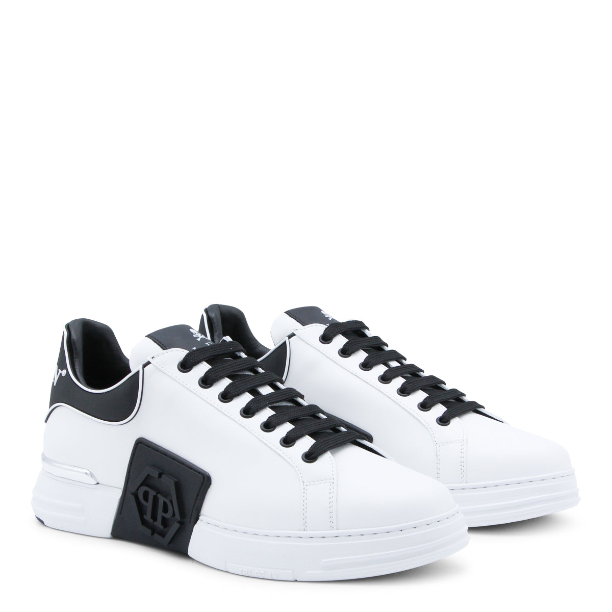 WHITE AND BLACK LEATHER SNEAKERS