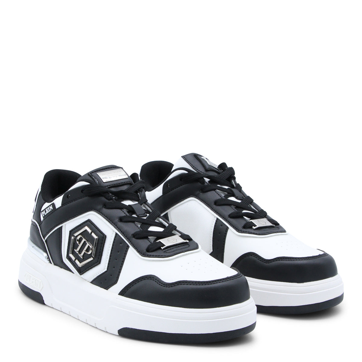 WHITE AND BLACK LEATHER SNEAKERS