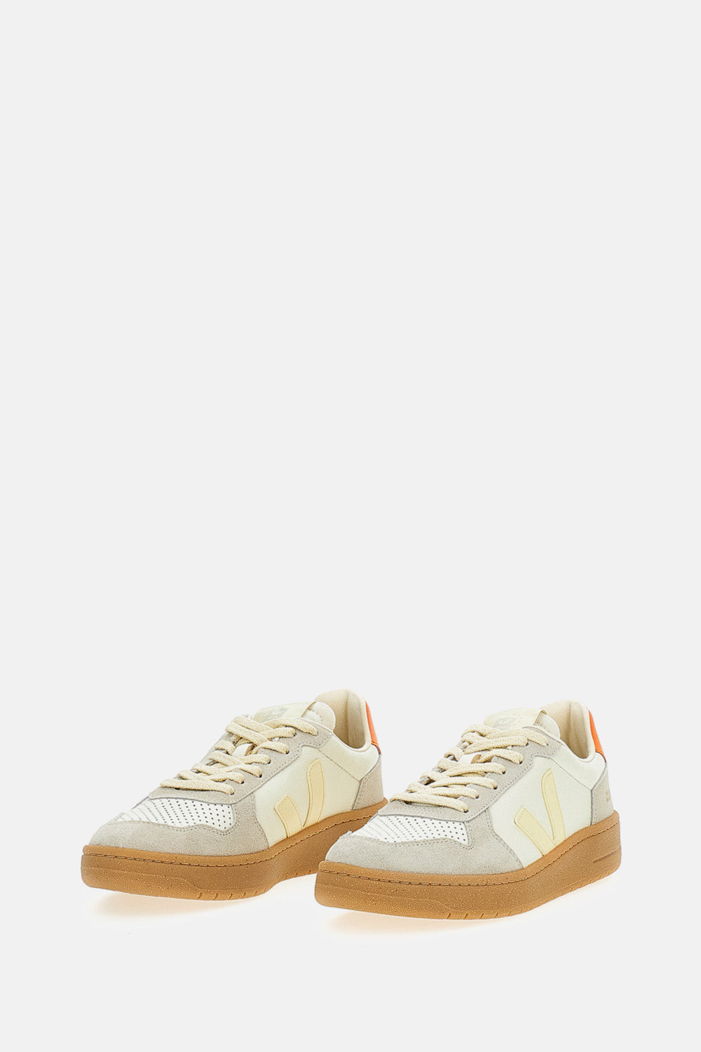 V82 SNEAKERS
