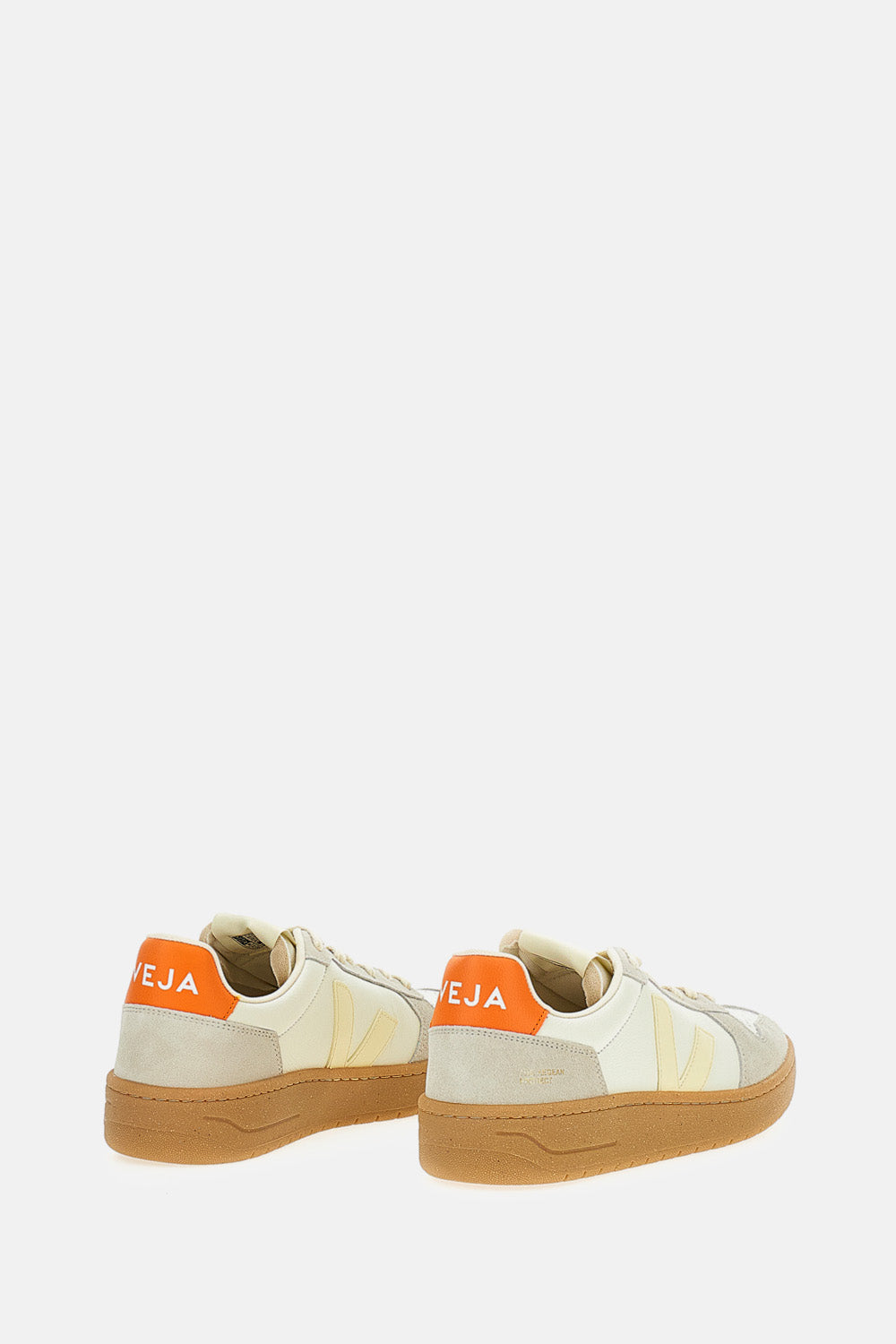 V82 SNEAKERS